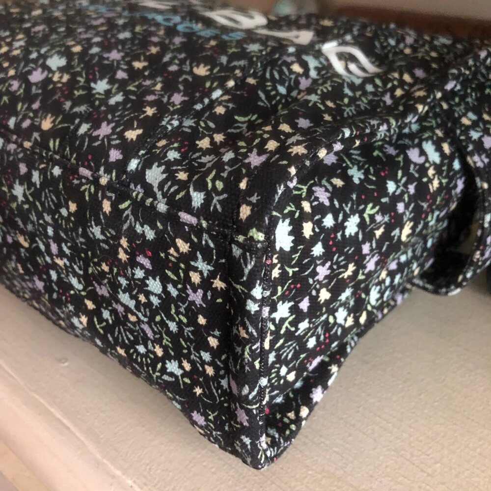 ***SOLD***NWOT Marc Jacobs Ditsy Floral Canvas Tote Bag Black Multi Small - Picture 8 of 16